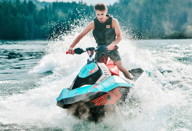 What to wear jet skiing